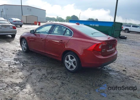 2012 Volvo S60 T5 z USA, uszkodzony, nr VIN YV1622FSXC2037620